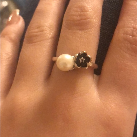 Pandora ring with pearl!